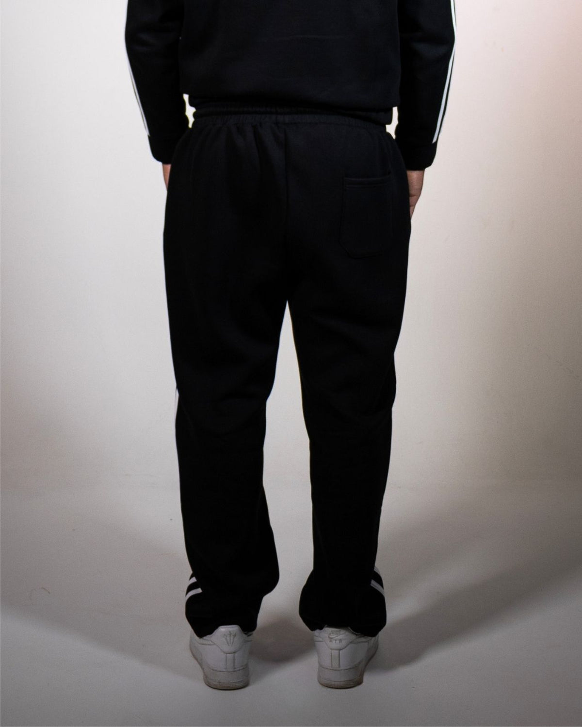 STRIPED JOGGER BLACK