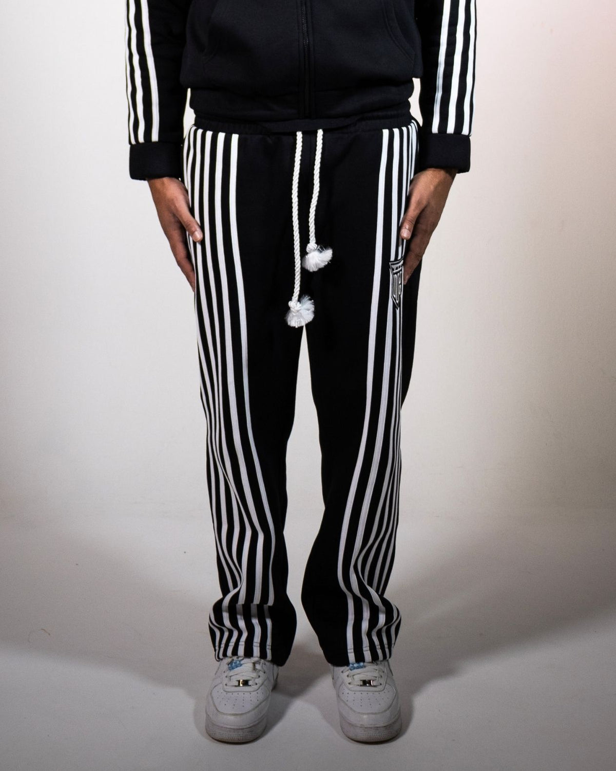 STRIPED JOGGER BLACK