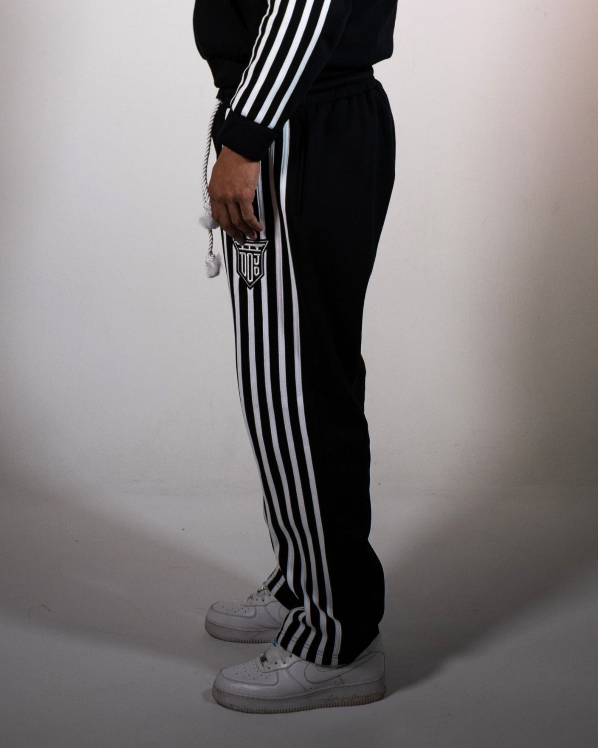 STRIPED JOGGER BLACK